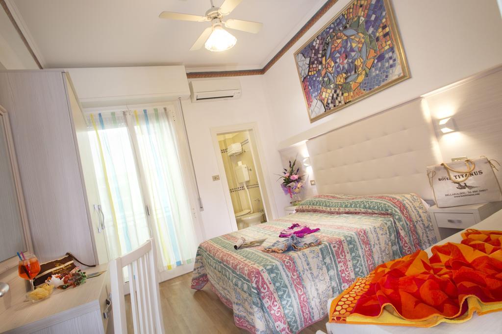 Hotel Titanus Bellaria-Igea Marina Bagian luar foto