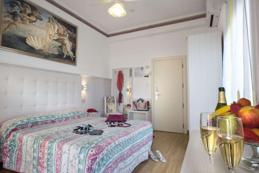 Hotel Titanus Bellaria-Igea Marina Bagian luar foto