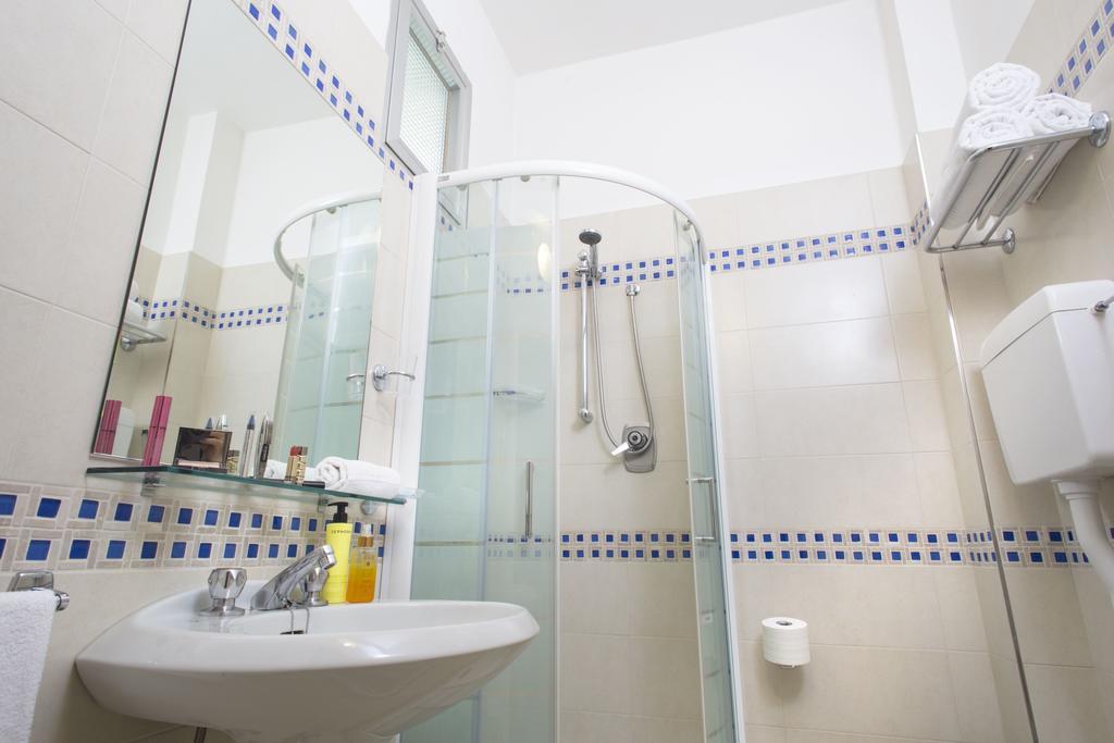 Hotel Titanus Bellaria-Igea Marina Bagian luar foto