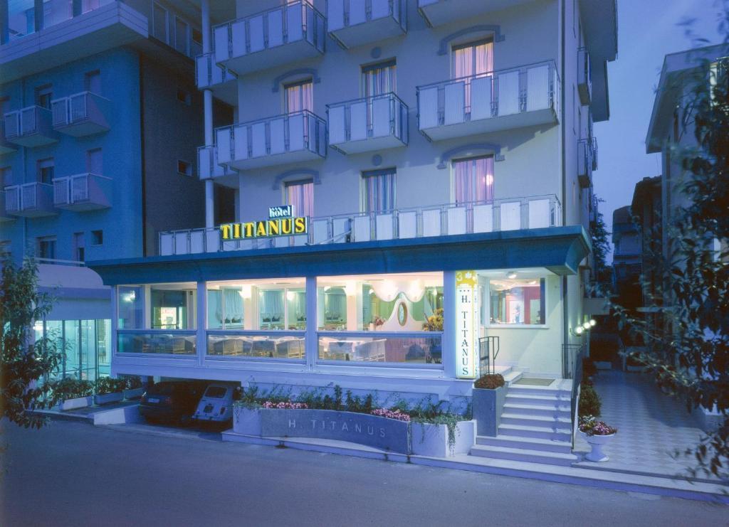 Hotel Titanus Bellaria-Igea Marina Bagian luar foto