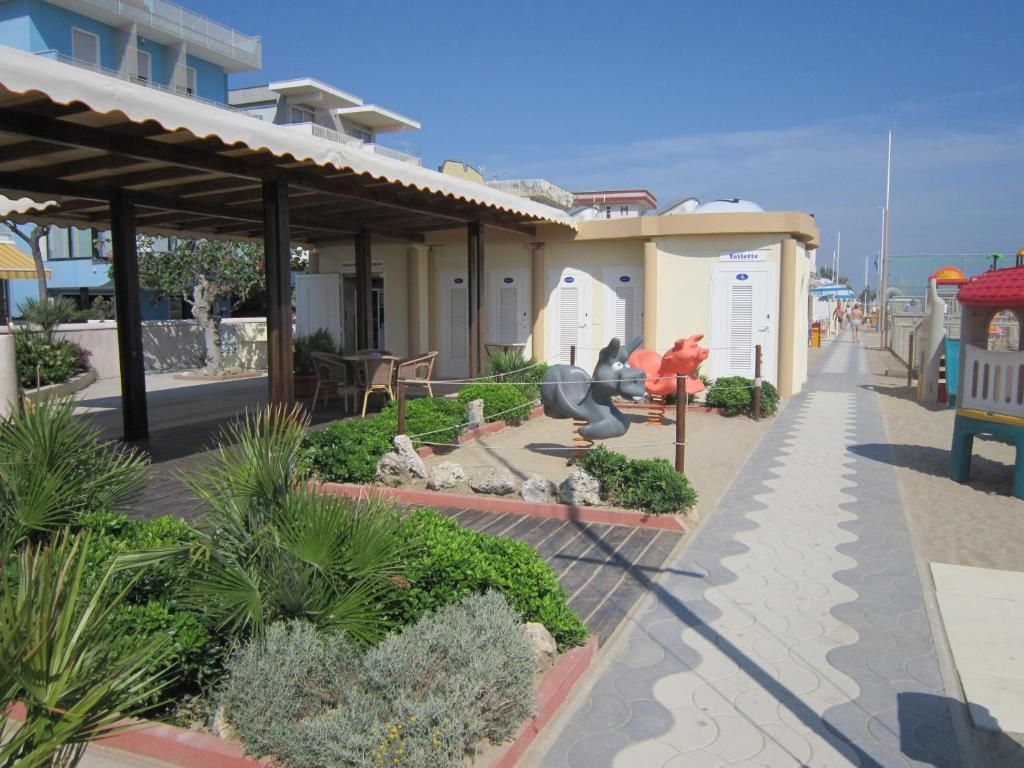 Hotel Titanus Bellaria-Igea Marina Bagian luar foto